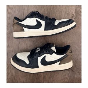 Size 2Y: Jordan 1 Retro Low OG Mocha FQ5436-102